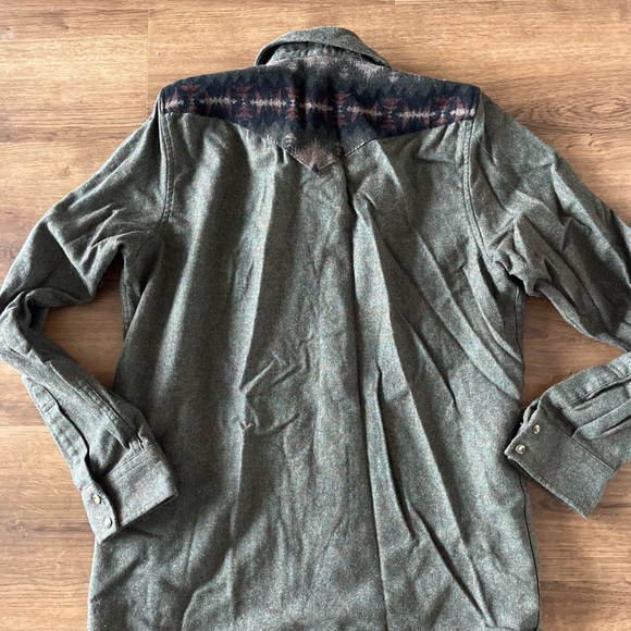 Pendleton Wool Button up - Picture 5 of 7